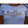 Kismama fehér színű póló "in love" felirattal